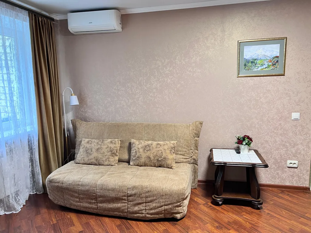 Чистая и уютная квартира в районе Верхнего парка рядом с санаторием Москва — аренда посуточно в Кисловодск