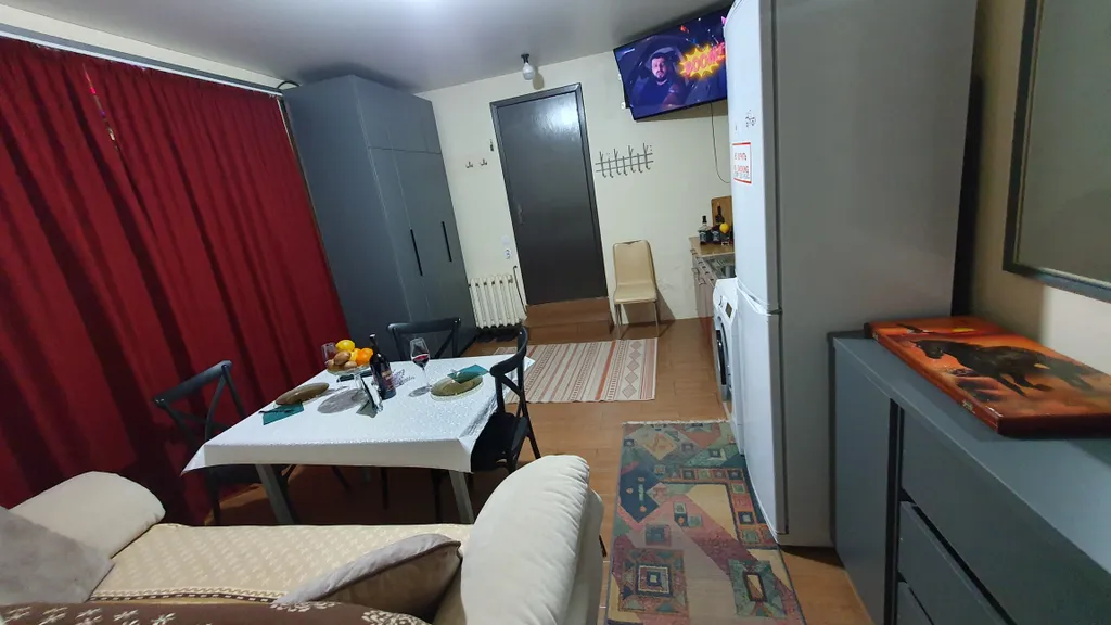 Отдельный вход до 6 спальных мест