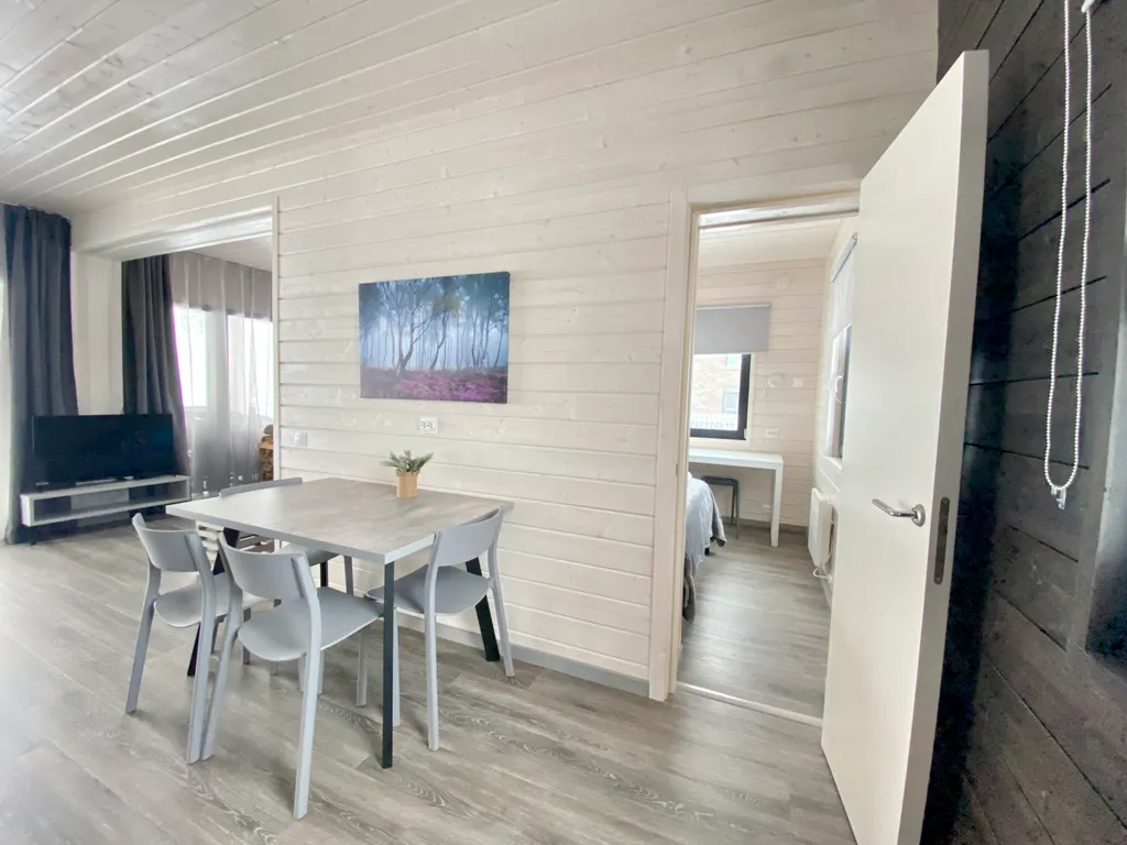 Коттедж Новый комфортабельный дом для отдыха на берегу лесного озера Маролампи — Санкт-Петербург