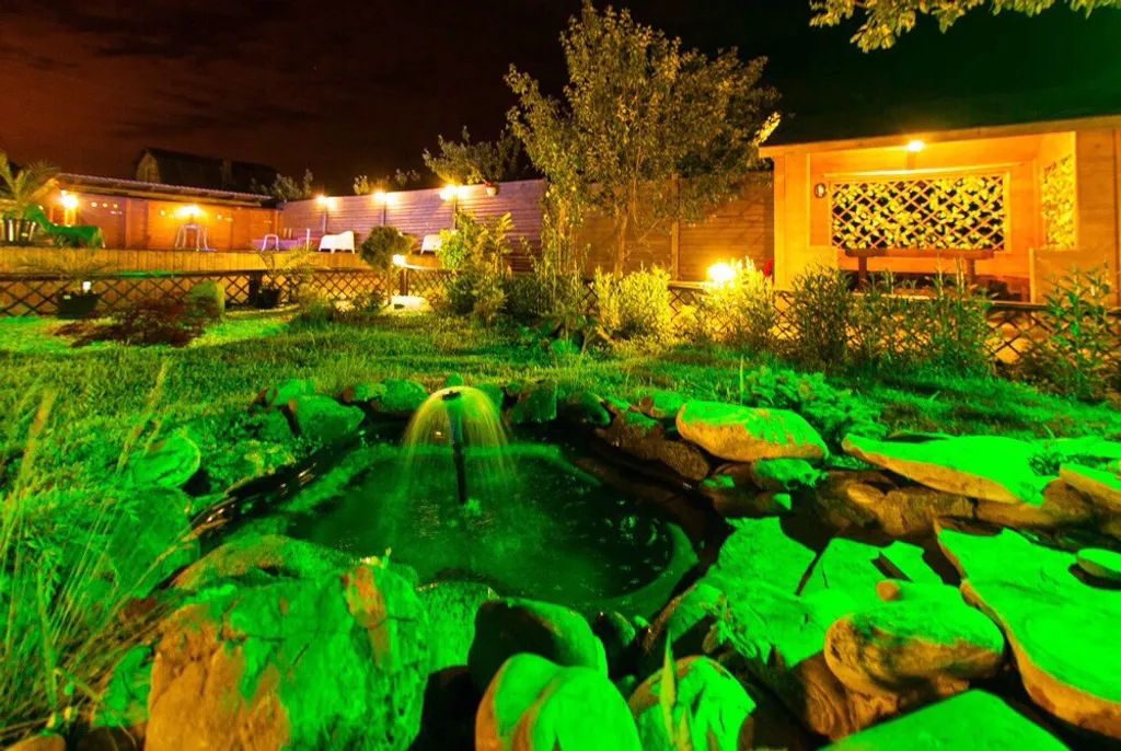 Котедж с баней и бассейном