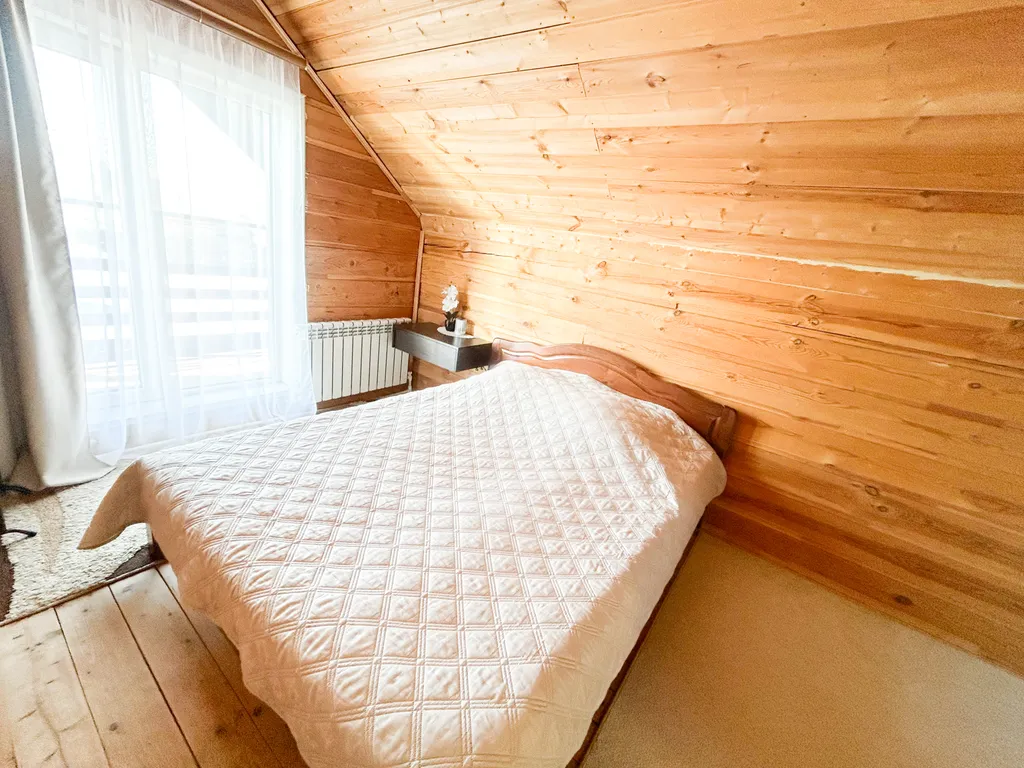 Дом с баней и бассейном