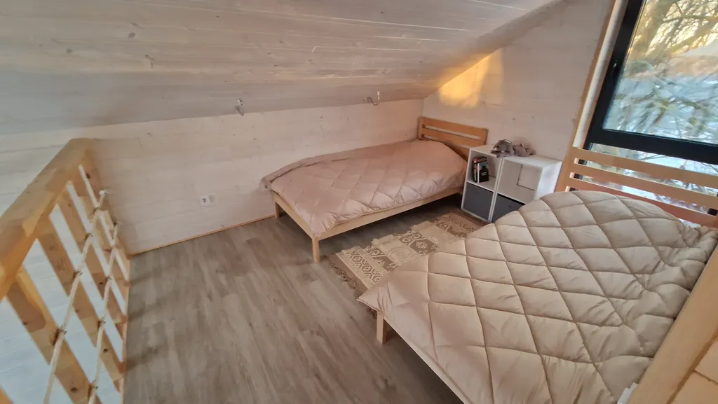 Коттедж Маврикий с сауной и видом на озеро