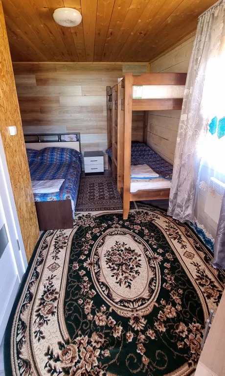 Четырёхместный домик с удобствами внутри