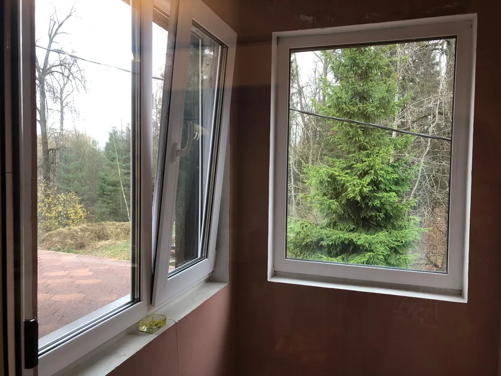 Двухкомнатный люкс с балконом с двумя раздельными кроватями и диваном