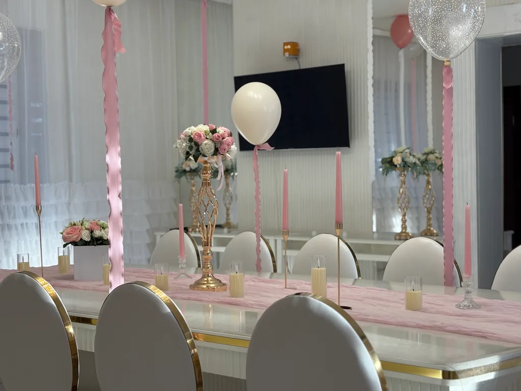 Дом с бассейном