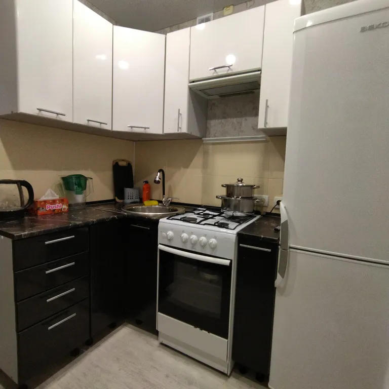 Квартира рядом с трассой. Тихий двор, Чистота, Уют, Комфорт!