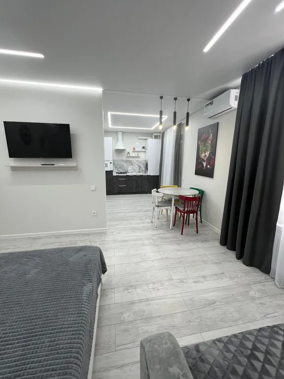 Уютная студия с дизайнерским ремонтом