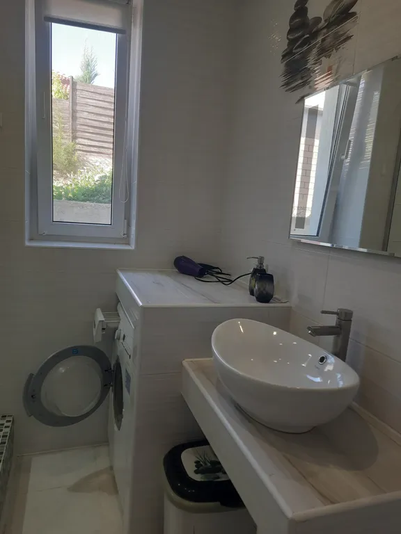 Первый этаж в центре инфраструктуры в Севастополе