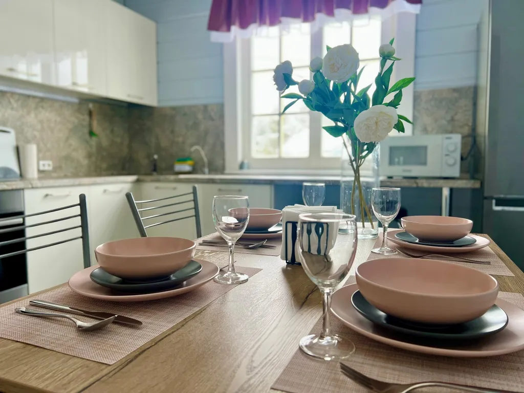 Уютный коттедж N8 с сауной и камином на озере Лунном