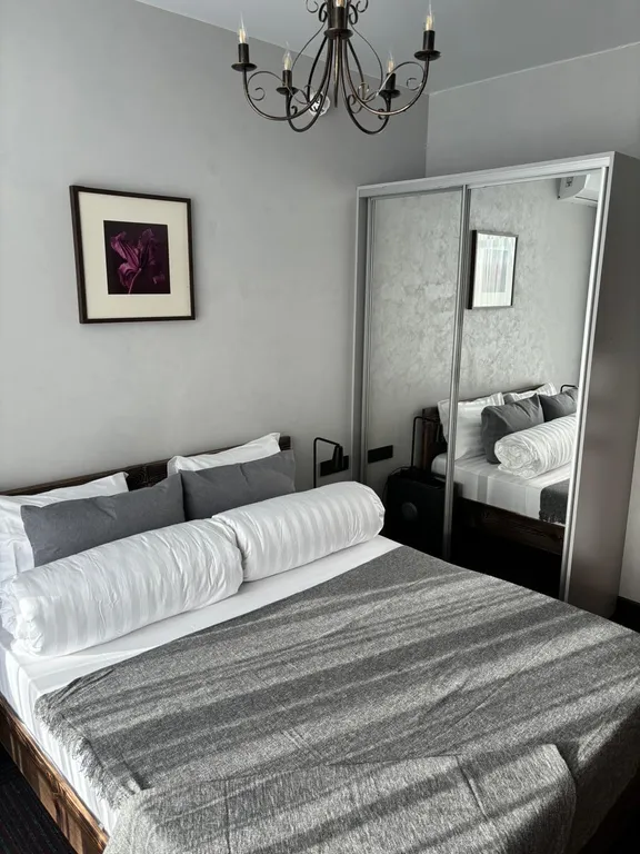 Семейный апартамент у озера на горнолыжном курорте Солнечная Долина