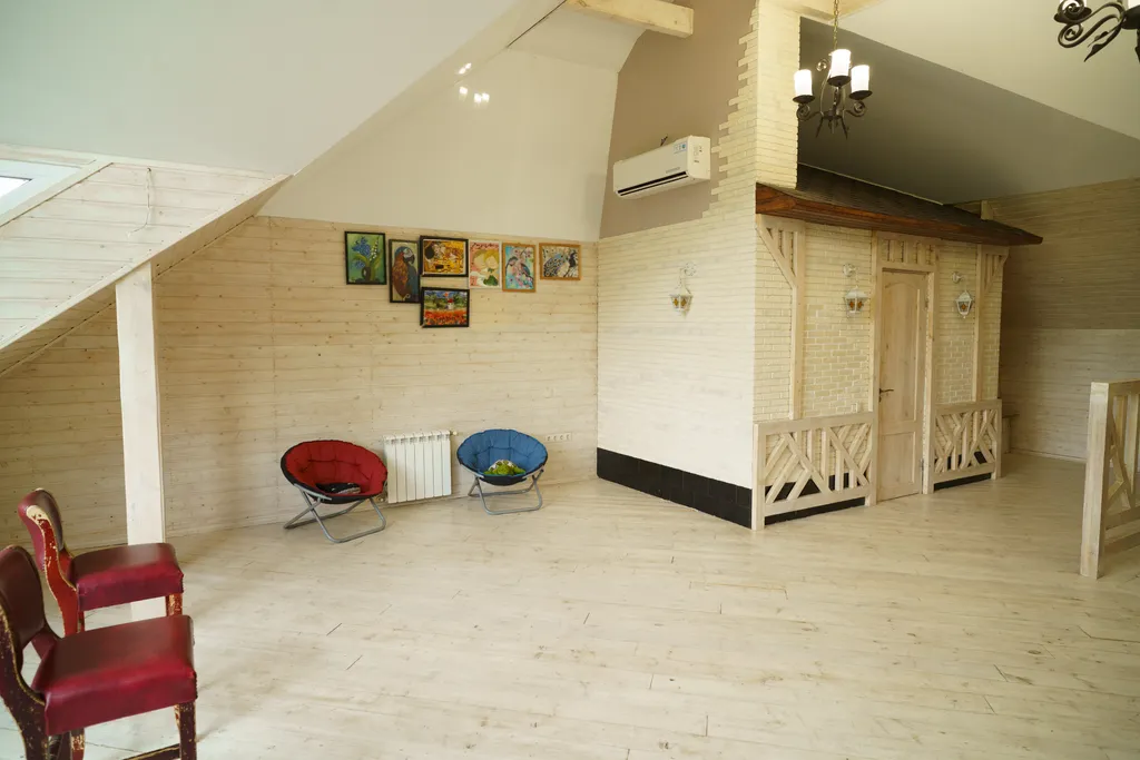 Загородный дом-шале "Pinebrook", аренда, у реки Дон. Сезонный бассейн.