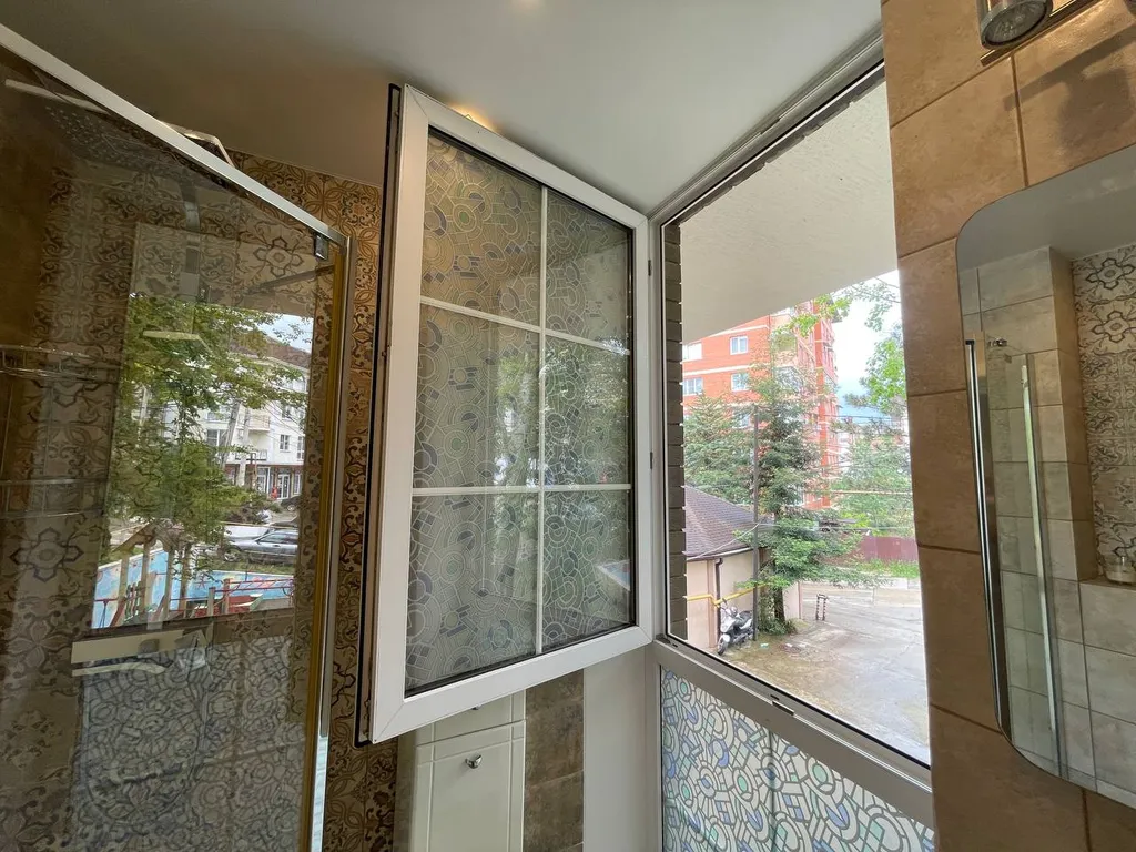 Двухуровневая квартира с дизайнерским ремонтом возле моря