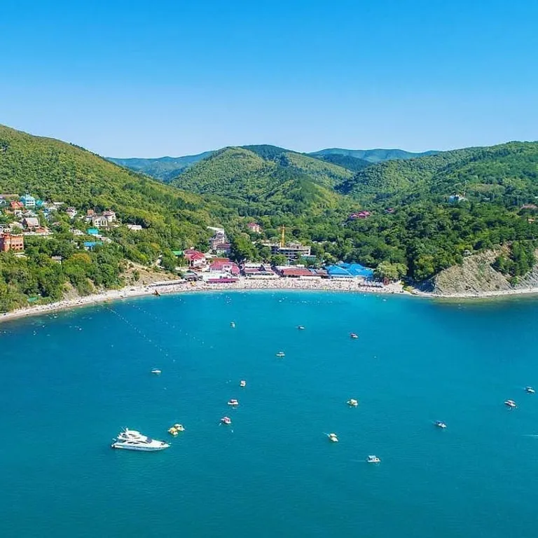 Просторные и комфортные апартаменты на море в дали от шума в Бетте