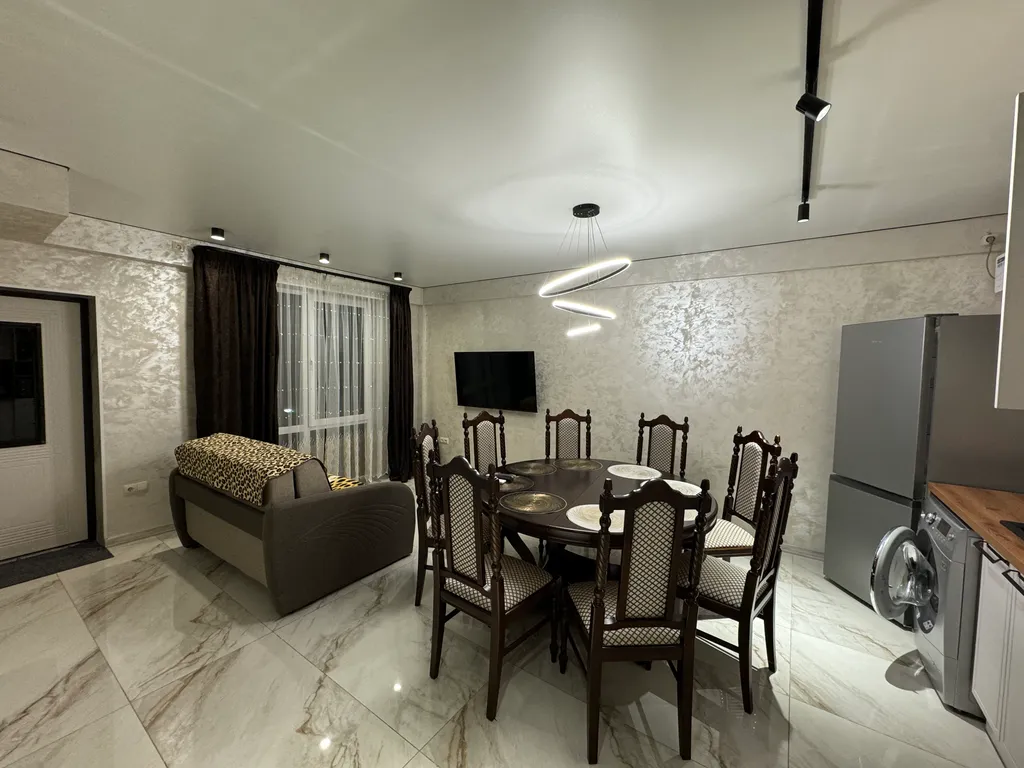 Уютный таунхаус с бассейном