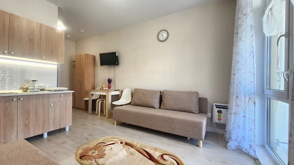 Уютная студия с видом на бассеин