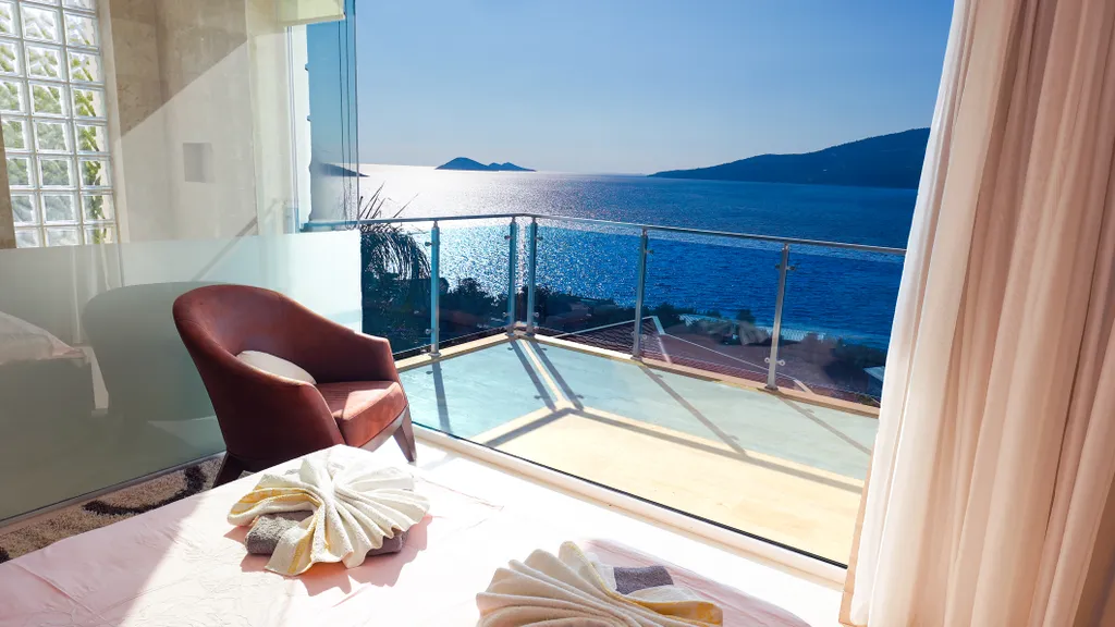 Великолепная вилла на берегу моря