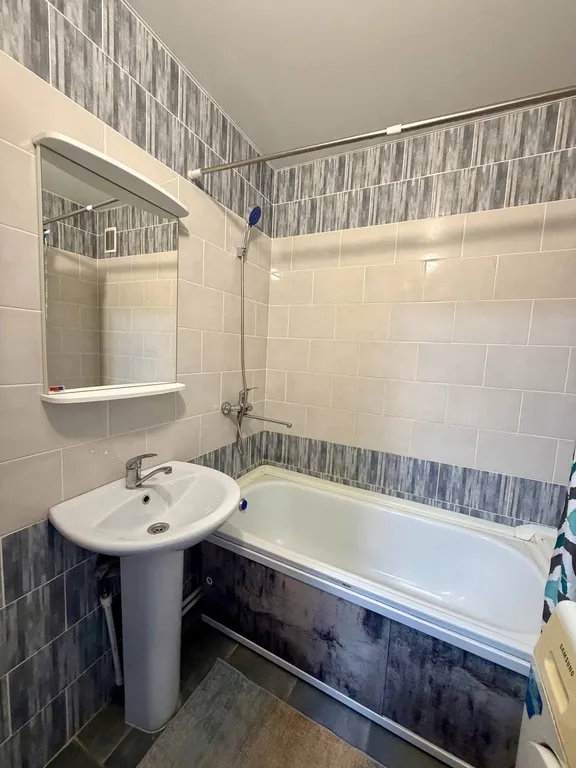 В центре ишима! Просторная 3-комн. Для командировок и семьи