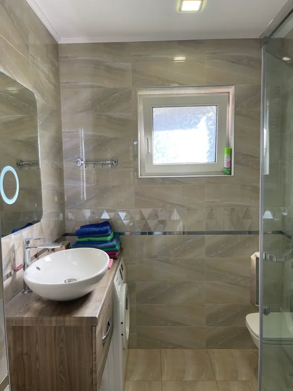 Второй этаж в трёхэтажном доме