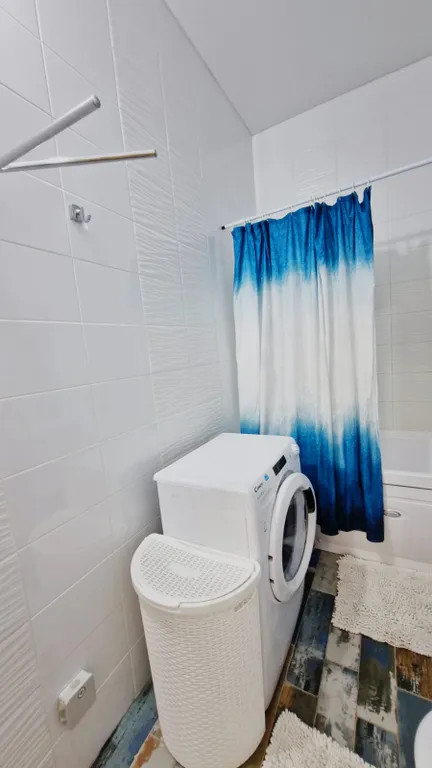 Квартира Уютная евро однушка с видом на бассейн — Варваровка