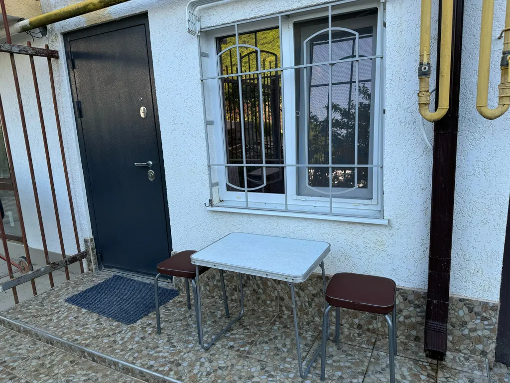 Уютная студия с отдельным входом, с пляжем в шаговой доступности