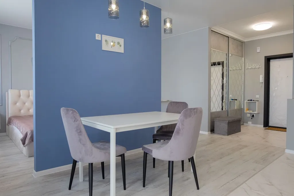 Уютная студия с большой панорамной лоджией