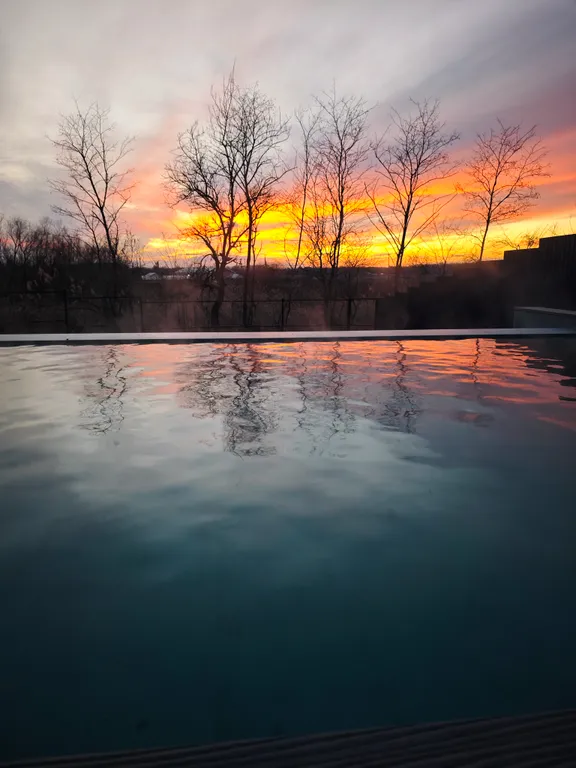 Вилла Личи, сруб с подогреваемым бассейном и баней