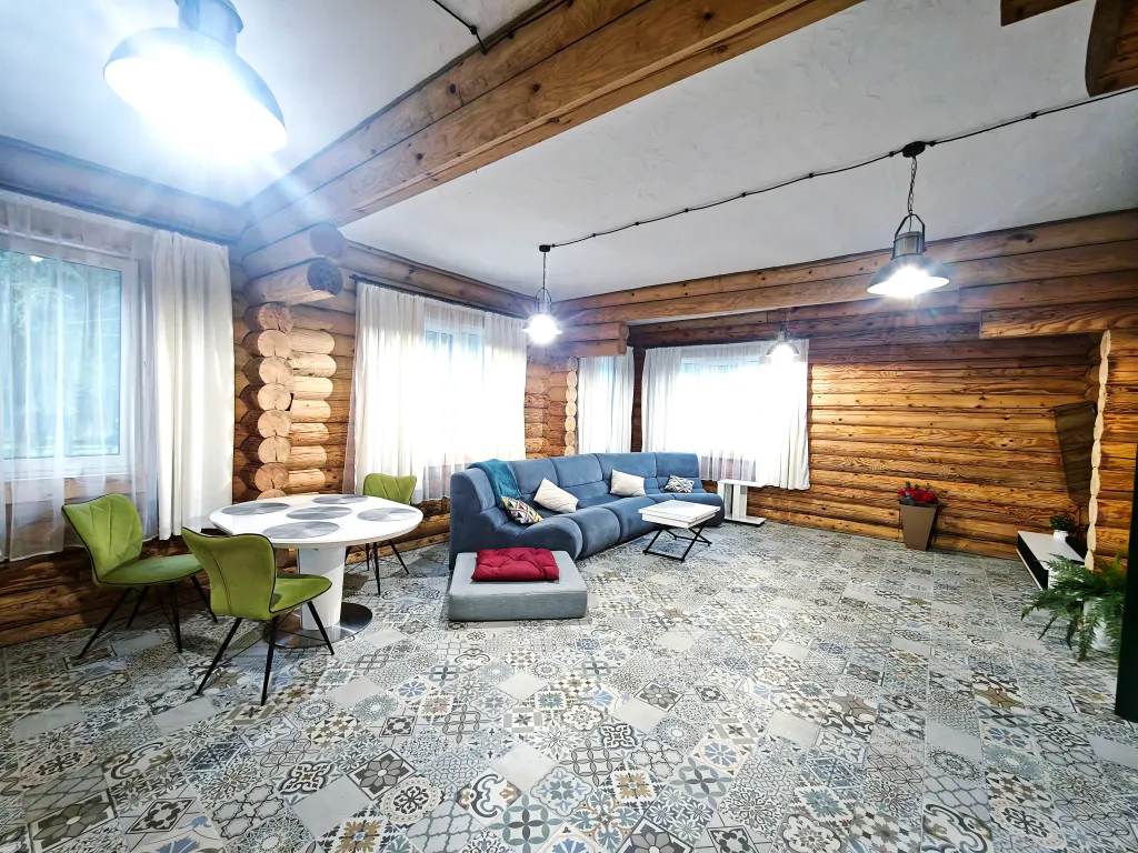 Лесной дом с тёплым бассейном, джакузи, сауной и сибирским чаном