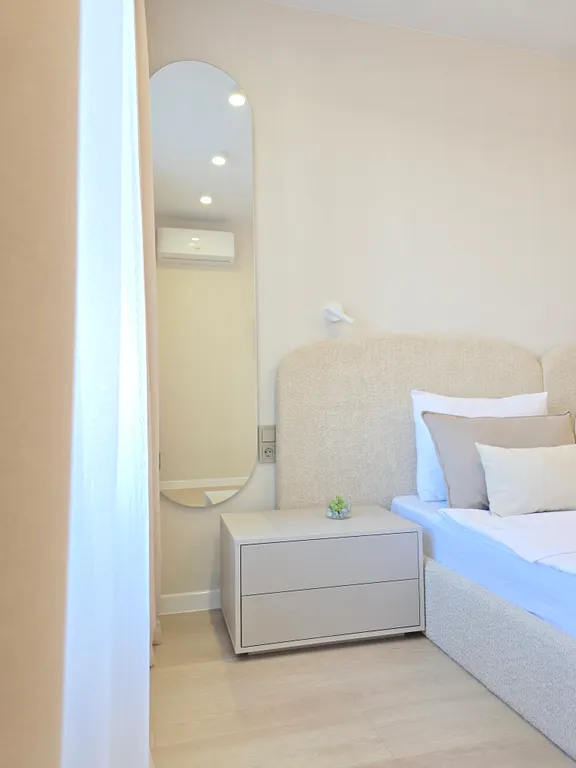 Современная,  комфортная квартира (ТЦ Арена, Аэропорт).