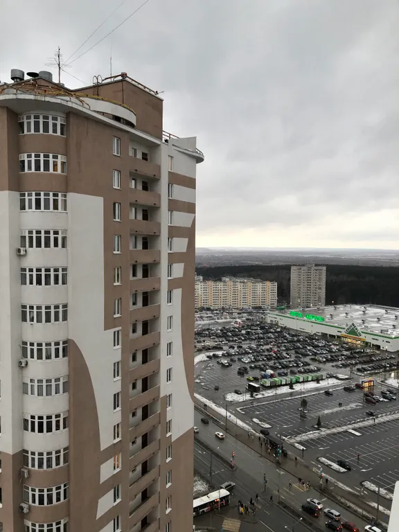 В Индустриальном районе тц Планета