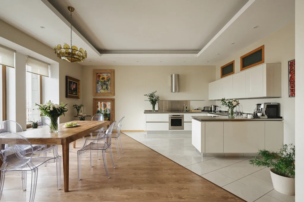 Галерея 300 м с панорамным видом на Фонтанку