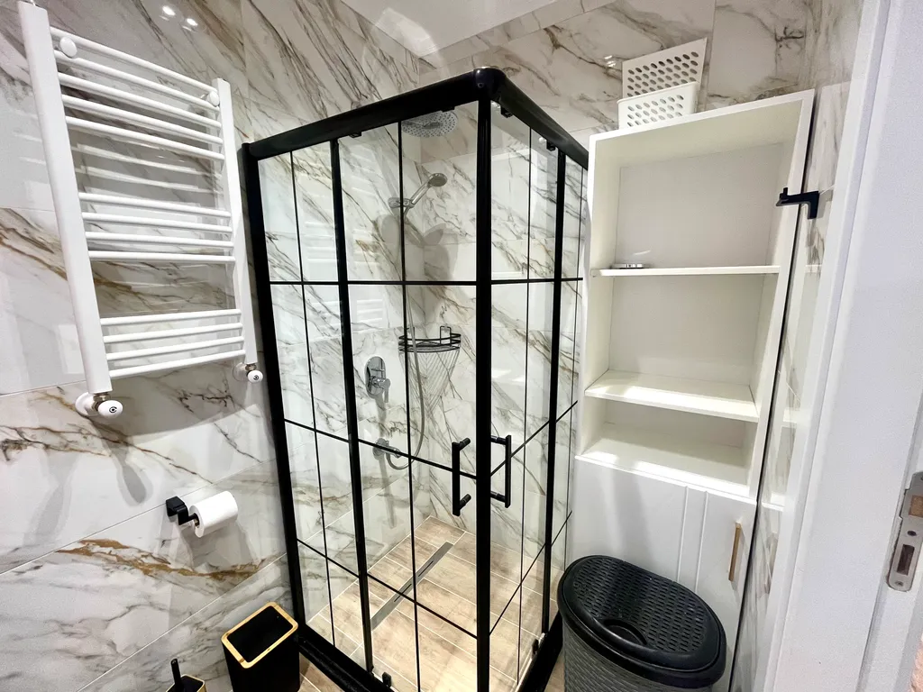 Двухкомнатный апартамент с восхитительным видом на парк и море