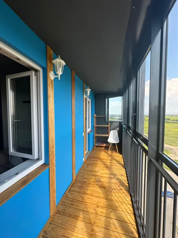 Панорамный балкон возле крупного ТРЦ