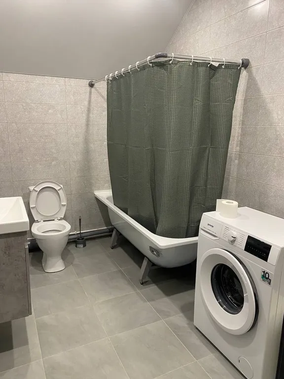 Комфортное и уютное жилье, парковочное место закрытое, рядом тц Планета