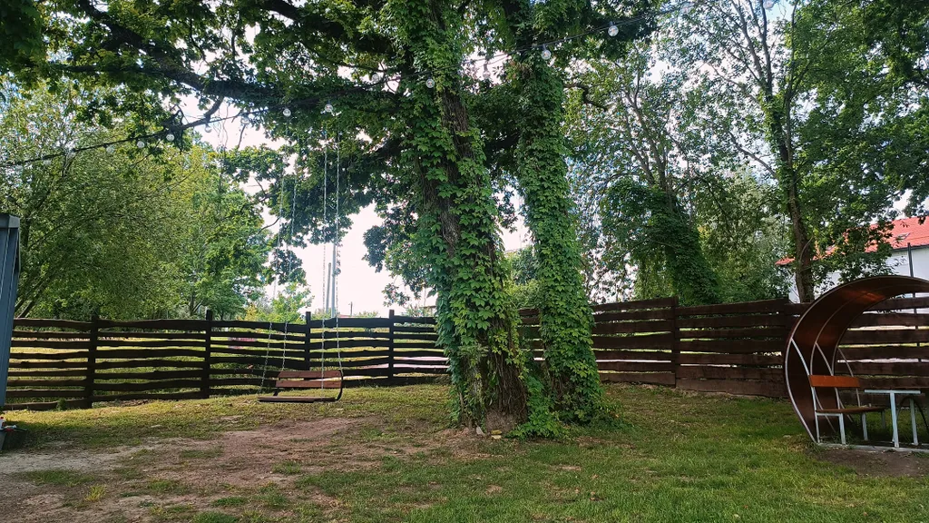 Дом на берегу озера