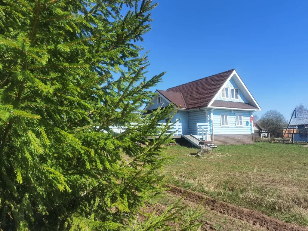 Двухэтажный дом с видом на Галичское озеро