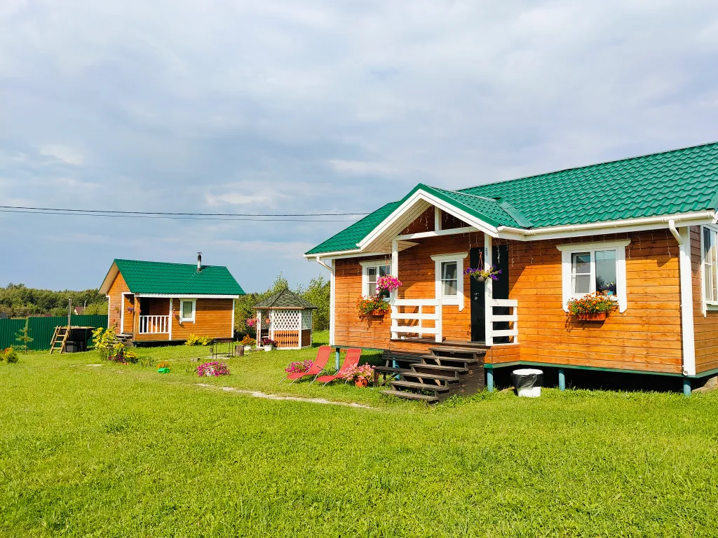 Уютный домик с отдельно стоящей русской баней на дровах и банным чаном