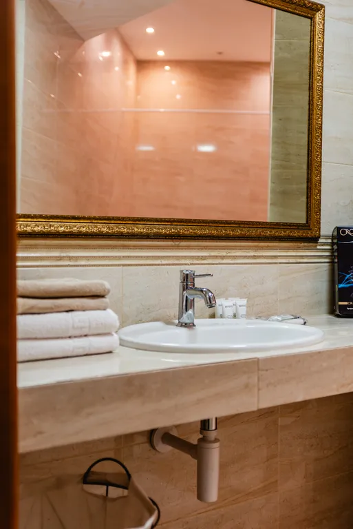 Апартаменты Aray в центре города и с видом на горы