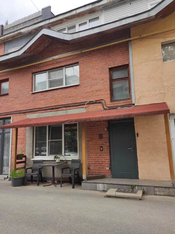 Студия на берегу залива