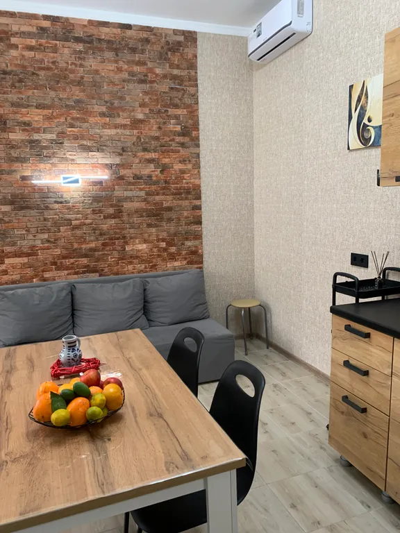 Комфортабельный дом с бассейном с видом на горы