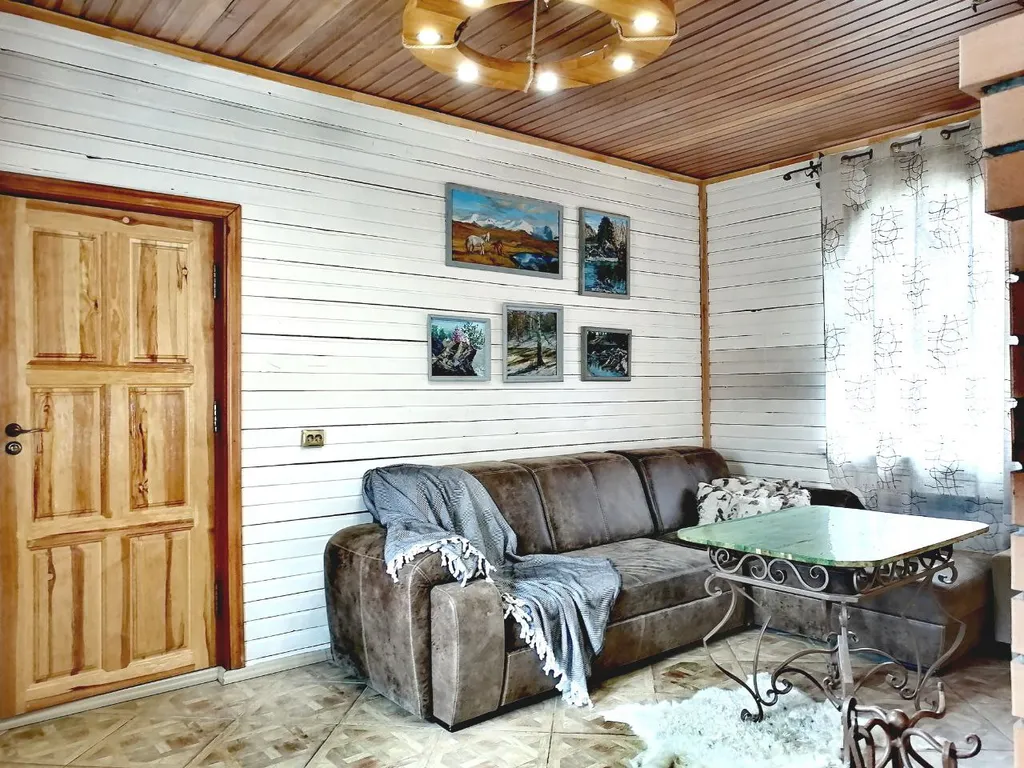 Дом Орешек на берегу Катуни