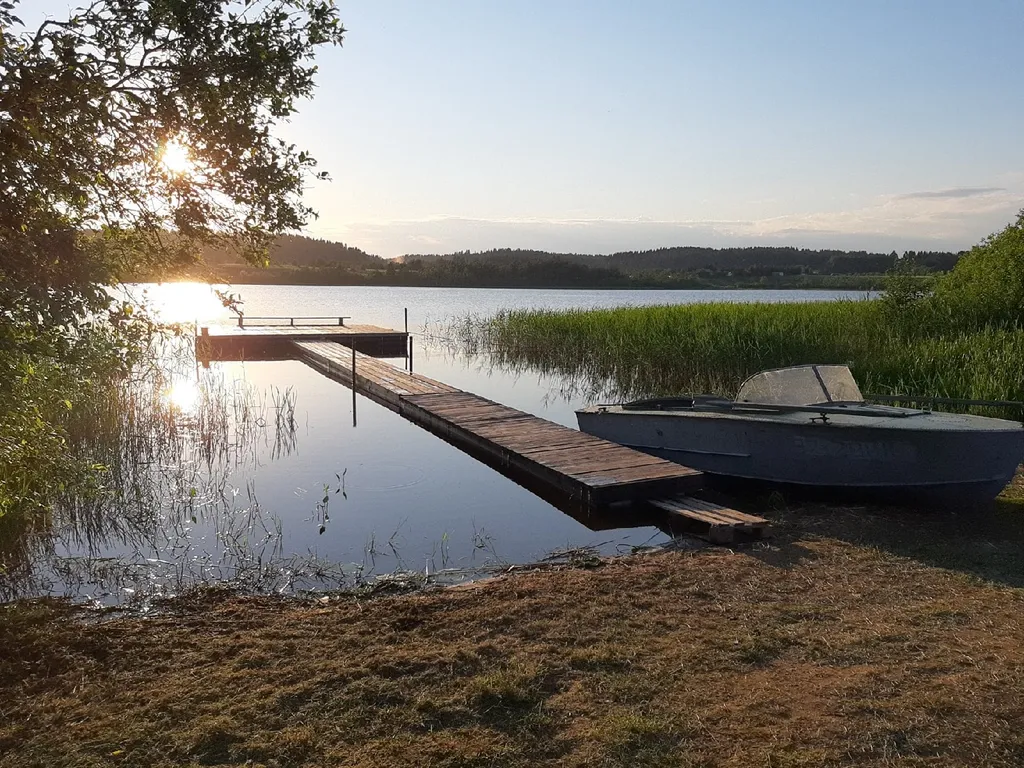 Новый современный коттедж рядом с озером