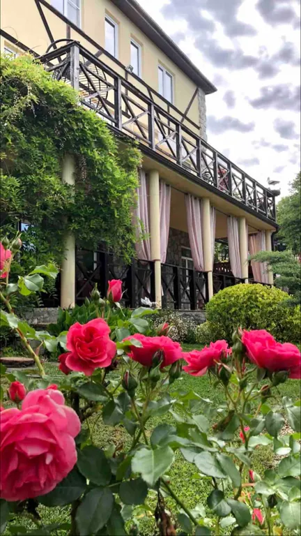 Коттедж Дом с бассейном в дагомысе в тихом месте — Сочи