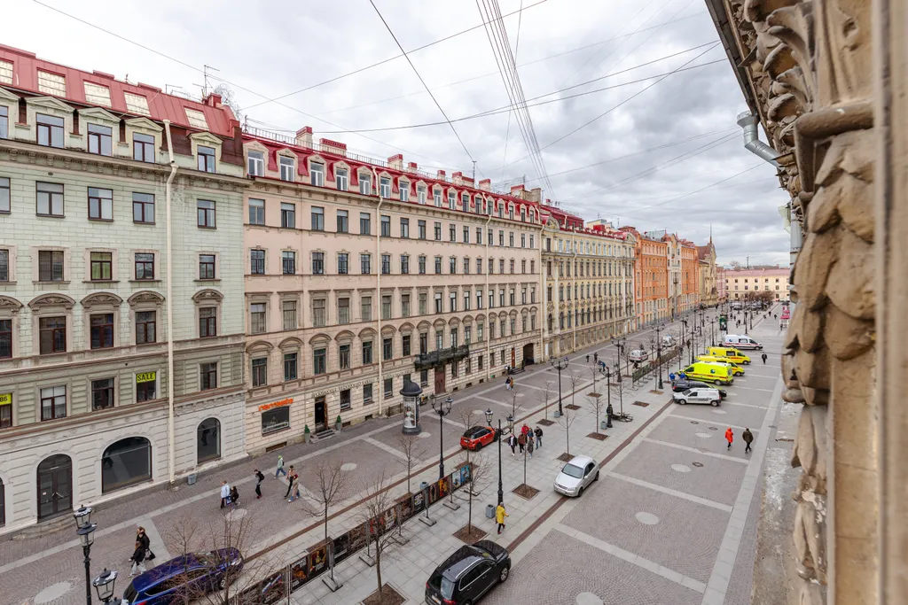 В самом центре с парковкой большая квартира