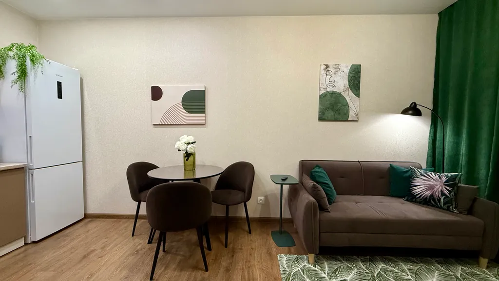 Дизайнерская Евро2 для 6 гостей у Суворовского училища