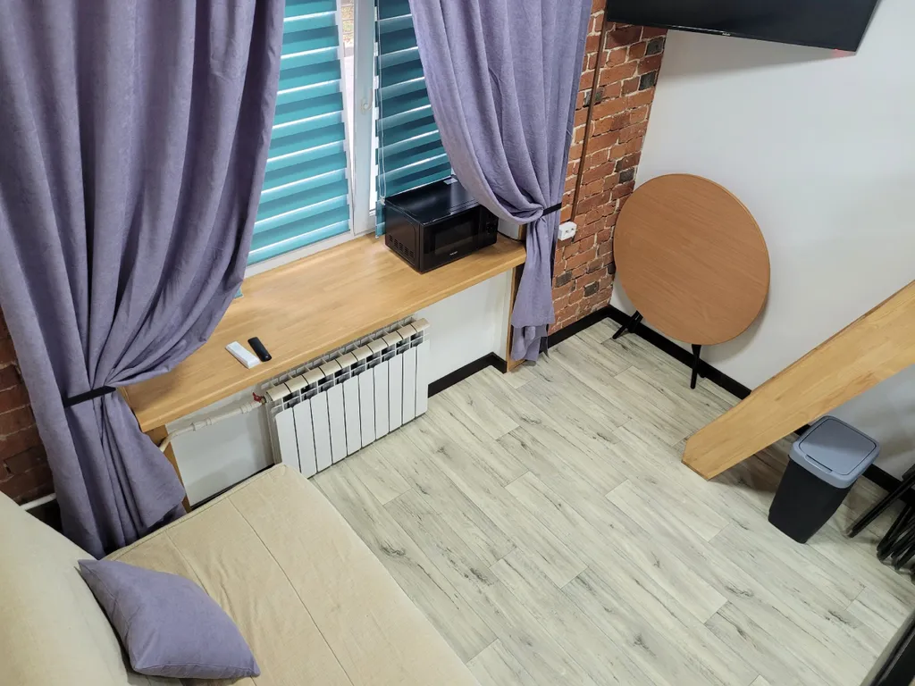 Лофт-6 синяя. Клёвая двухуровневая студия в центре.