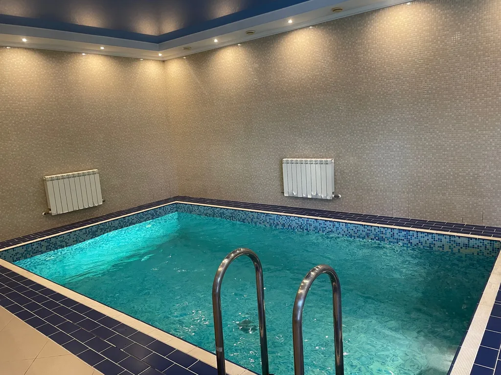 Красивый дом с баней и бассейном