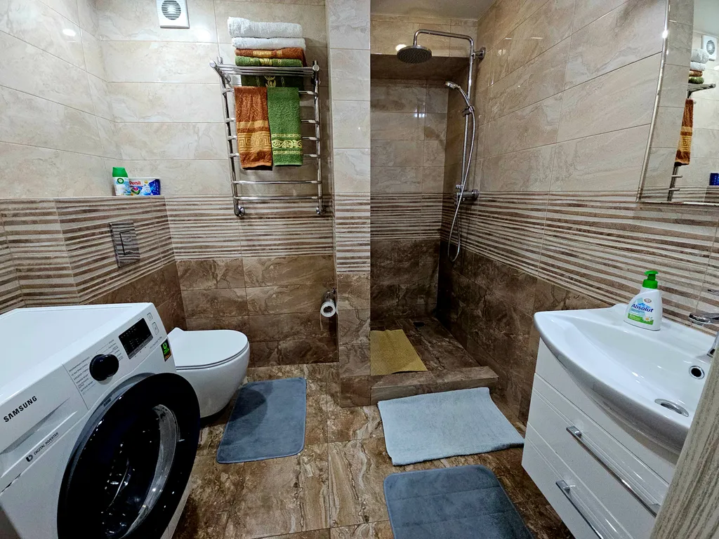 2х-уровневый апартамент, балкон с видом на горы