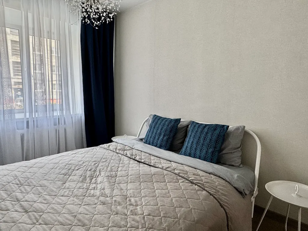 Уютная евротрешка с большой гостиной и двумя изолированными спальнями