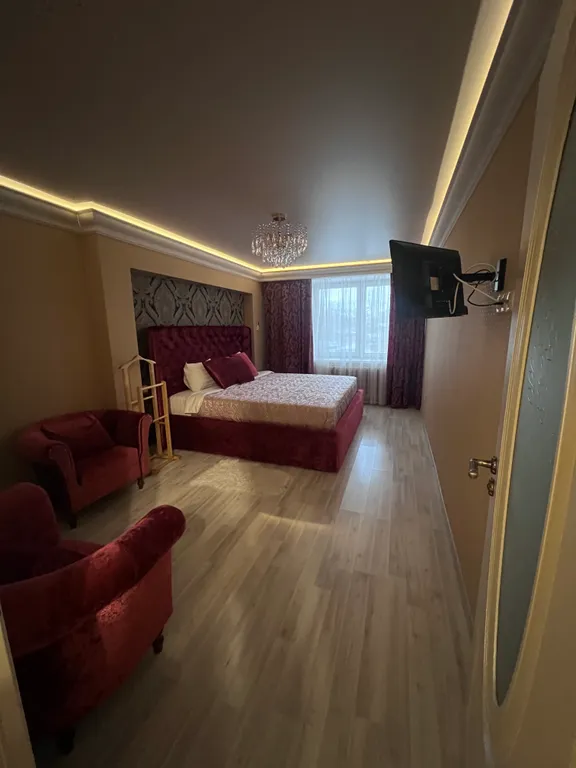 ЦЕНТР.  2 КОМНАТНАЯ КВАРТИРА