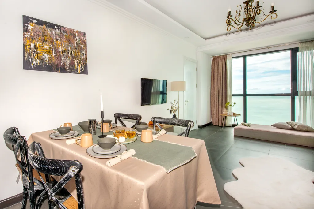 Ocean Breeze Retreat - Sea View Aesthetics